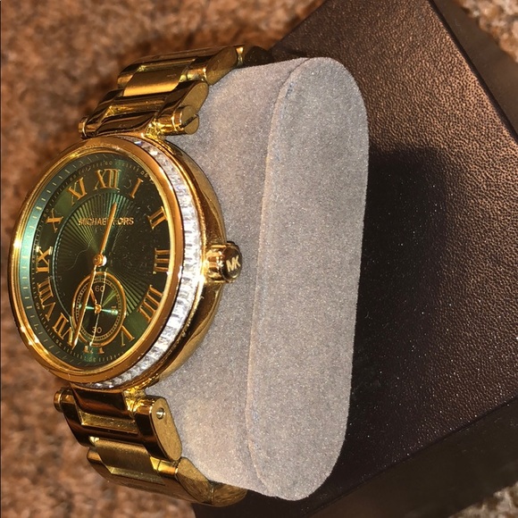 Michael Kors watch! - Picture 2 of 5